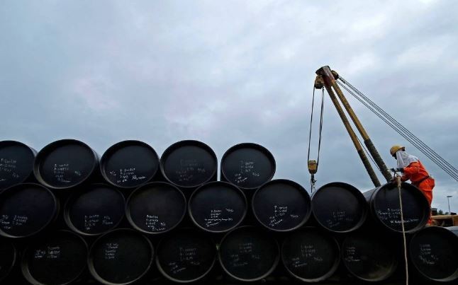 سعر برميل النفط الكويتي يزداد أربعين سنتًا في تداولات نهاية الأسبوع الماضي