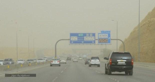 رياح مثيرة للرمال وسحب رعدية .. توقعات الأرصاد لطقس الجمعة في السعودية