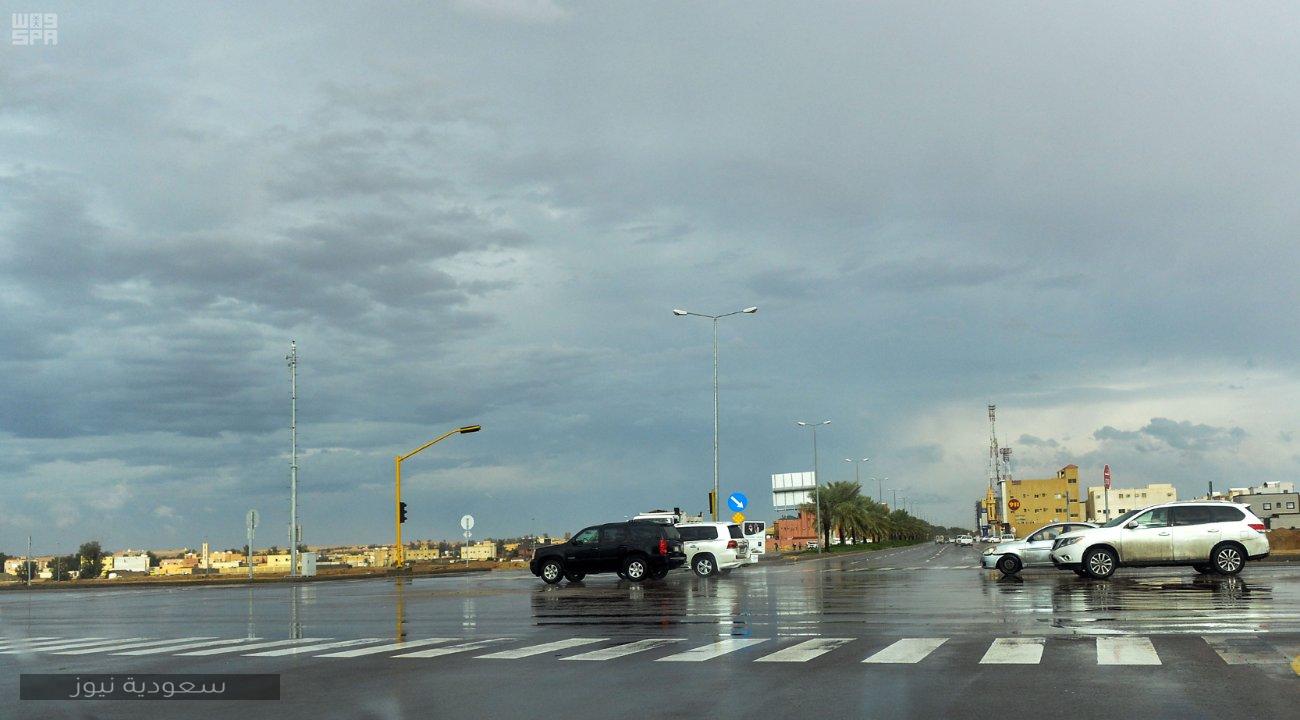 رياح وأمطار.. ” الحصيني” يكشف حالة الطقس خلال الـ 24 ساعة المقبلة