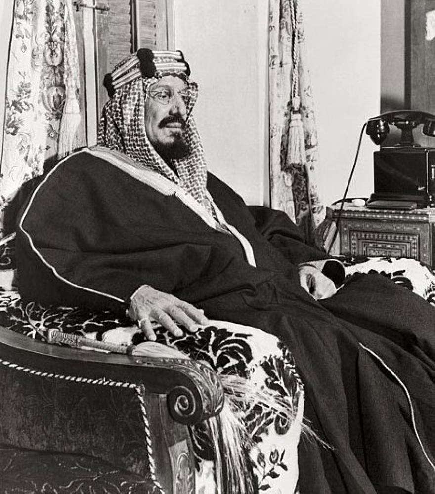 أهم إنجازات الملك عبد العزيز آل سعود وتاريخ وفاته سعودية نيوز