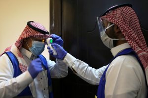 وزير الصحة السعودي يحذر من موجة كورونا الثانية