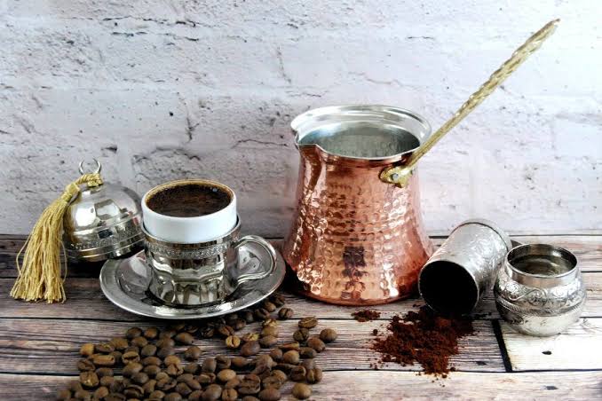 طريقة عمل القهوة التركية الأصلية مع الهيل