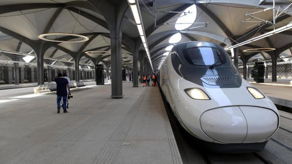 التسجيل في مبادرة سرب لتدريب الشباب السعودي على قيادة قطار الحرمين السريع