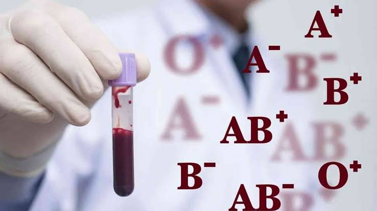 كيفية معرفة فصائل الدم من تطبيق توكلنا.. ورقم التواصل الخاص به