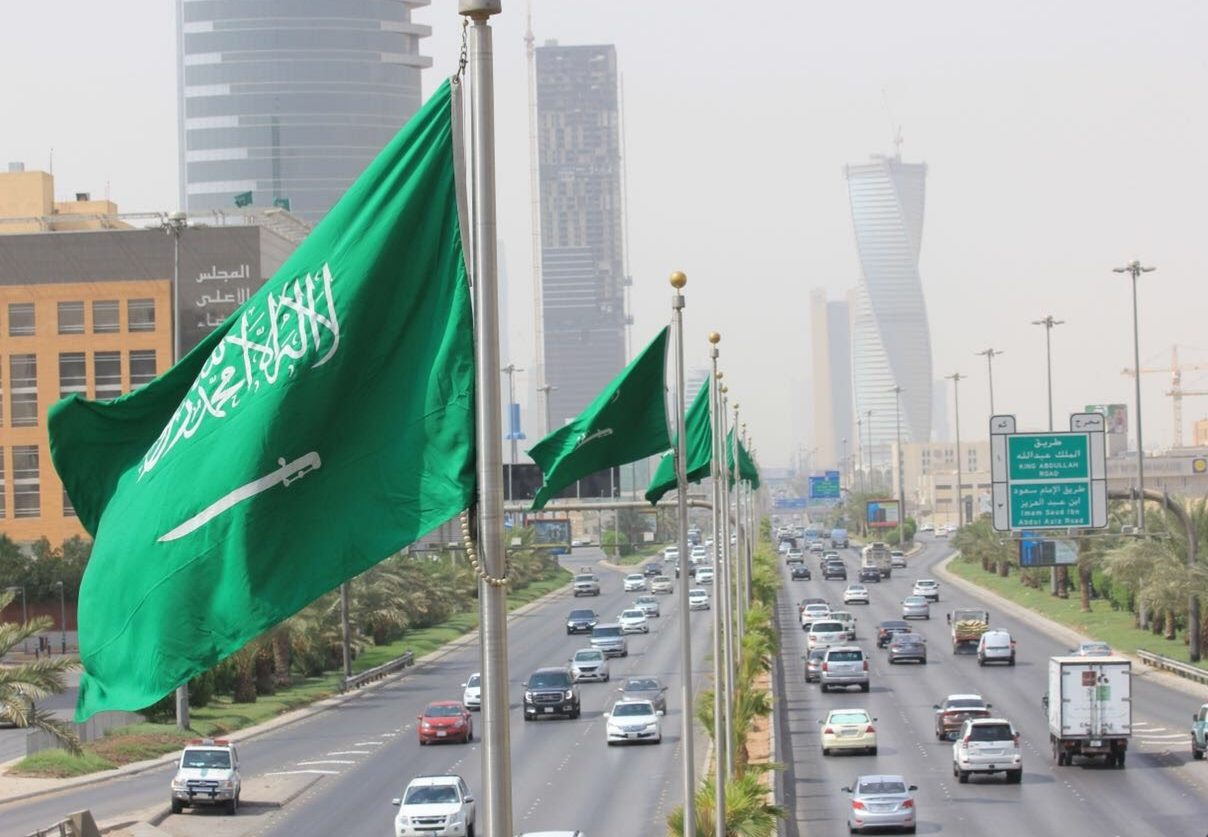كيفية استخراج رخصة قيادة للمقيمين في السعودية 1442؟ (الخطوات والشروط المطلوبة)