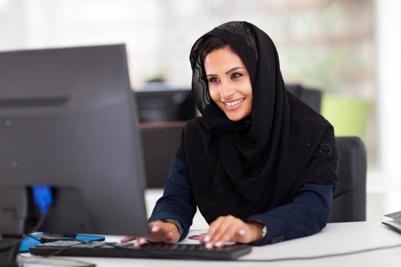بشهادة الثانوية العامة.. وظائف متنوعة للنساء في الرياض