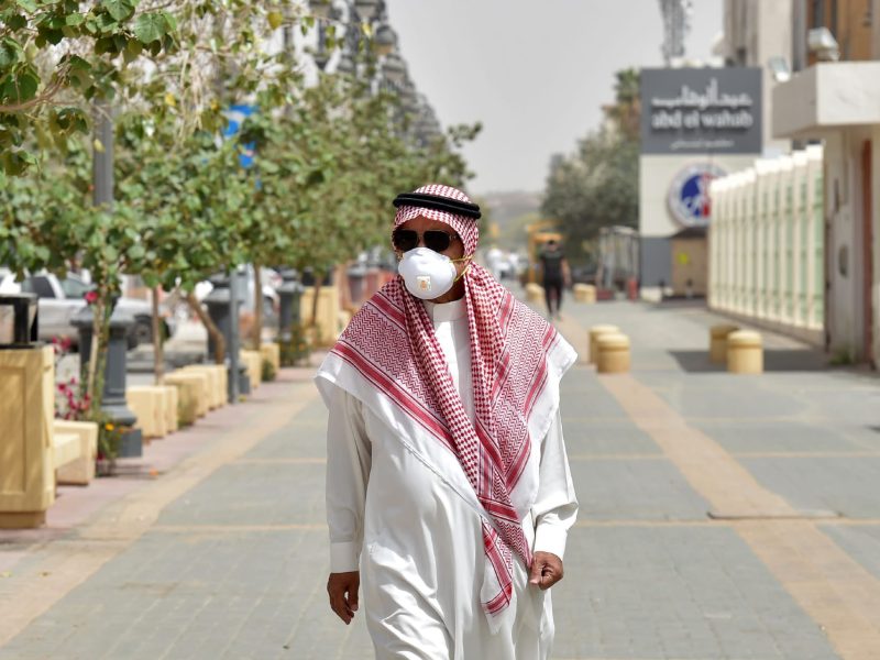 السعودية تسجل 4608 إصابة جديدة بفيروس كورونا وتقدم 8 نصائح للحماية من العدوى