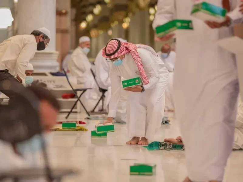 قرار عاجل | رئاسة شؤون المسجد الحرام والنبوي توضح ضوابط دخول طعام الإفطار للحرمين