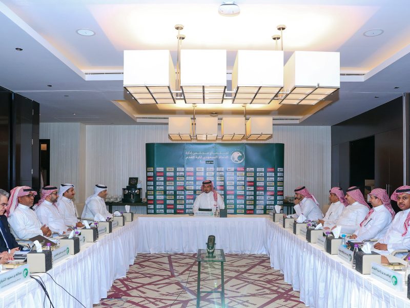 اتحاد الكرة السعودي يدرس تأجيل الجولة الـ 29 من دوري المحترفين.. اعرف السبب