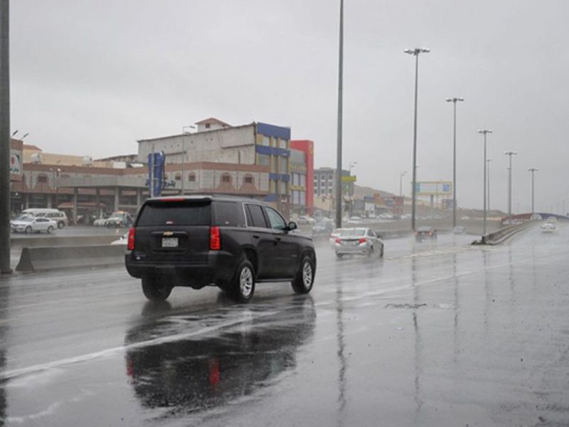 أمطار رعدية ورياح .. الأرصاد تحذر من طقس الساعات المقبلة على مكة المكرمة والمدينة المنورة