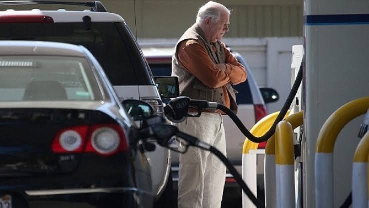 أسباب ارتفاع البنزين في أمريكا
