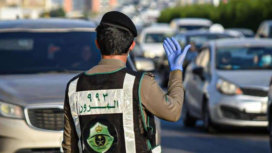 تعطل أنوار اللوحات الخلفية للمركبة مخالفة مرورية أم لا؟ المرور السعودي يحسم الجدل