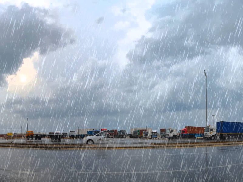 “الأرصاد” تحذر من أمطار غزيرة على 7 مناطق بدءًا من مساء اليوم إلى الخميس