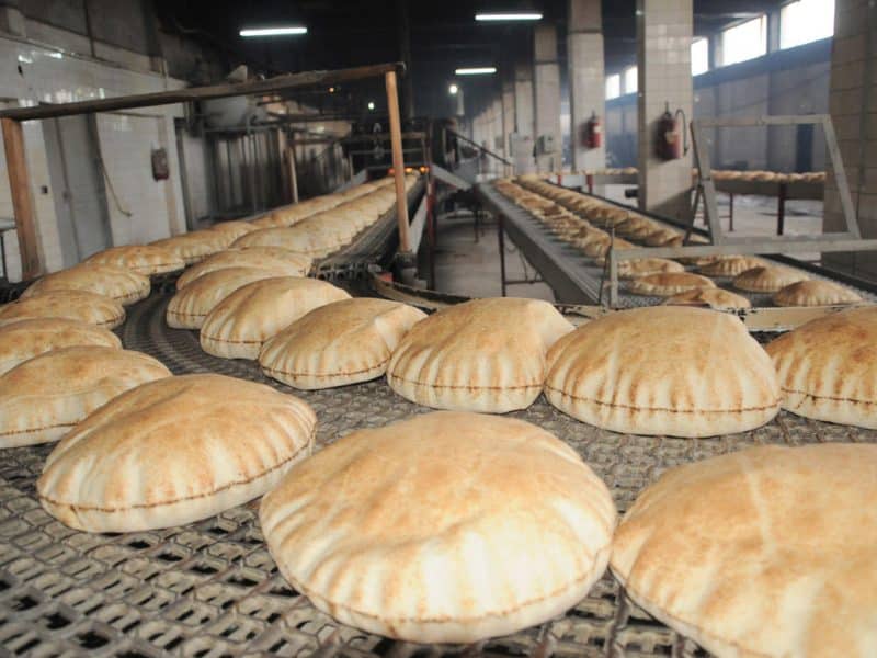 “هيئة الغذاء والدواء” تكشف حقيقة إضافة المحسنات الصناعية إلى الخبز