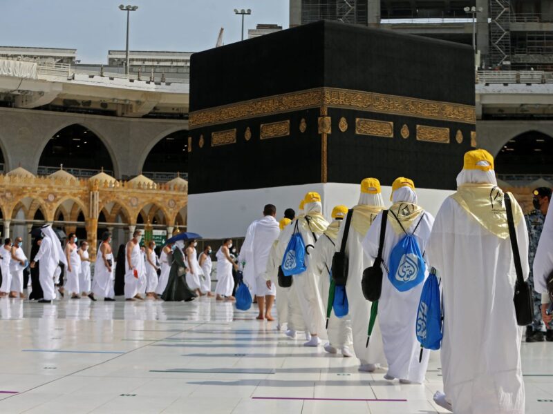 كيف يمكنك زيارة مكة المكرمة لتأدية العمرة 1445 هـ؟.. “الحج والعمرة” توضح